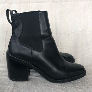 DESIGN LAB BLACK LEATHER CHELSEA BOOT SZ 7